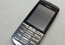 Nokia Asha 300:   