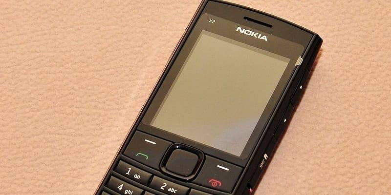 Nokia X2-02:   