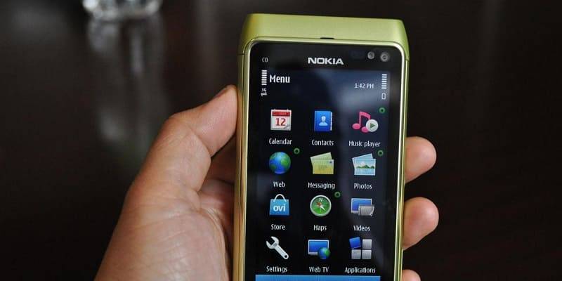    Nokia N8   