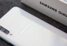  Samsung Galaxy A50  : Redmi Note 7 Pro, Sony Xperia 10