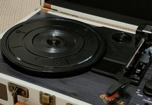 Ritmix LP-130B:   