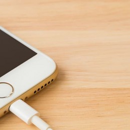 Как правильно выбирать зарядное устройство для телефона