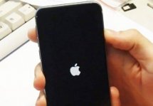 Если iPhone завис при включении - что делать?