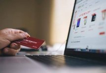 В каком магазине в Питере самые дешевые телефоны