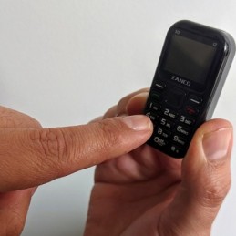 Самый маленький телефон в мире получил в новой версии лучшие характеристики