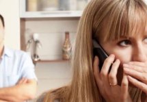 Как прослушать мобильный телефон жены: возможные способы