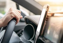 Как выбирать лучший держатель для смартфона в автомобиль