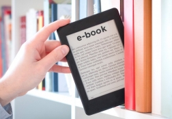 ТОП-7 лучших электронных книг до 45 000 рублей — Рейтинг 2025 года