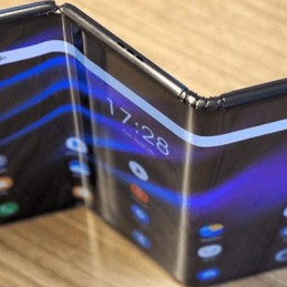 Новый топовый смартфон Samsung будет иметь складывающийся втрое дисплей