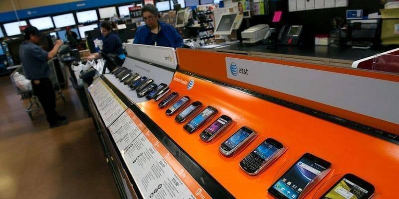 Продажи смартфонов растут