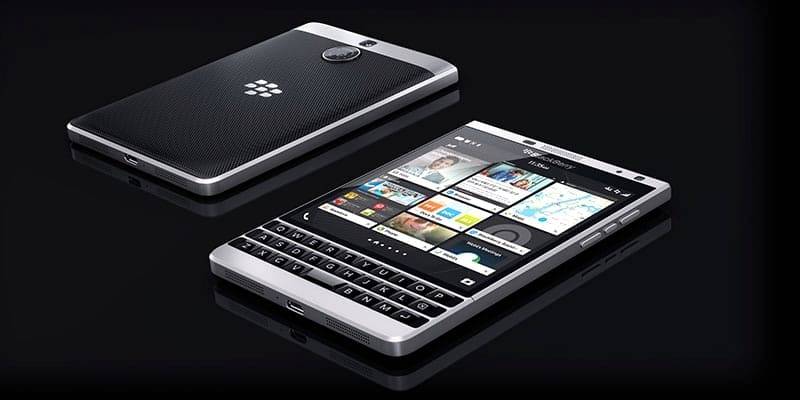 Квадратный смартфон BlackBerry Passport