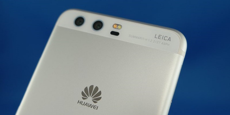 Владельцы новых смартфонов Huawei лишатся сервисов Facebook