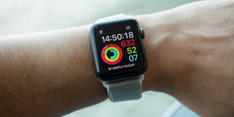 Более половины проданных smart-часов в мире - от популярного «яблочного» бренда