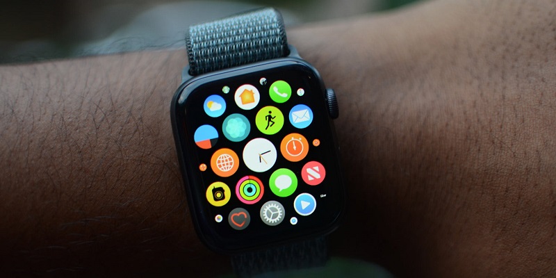 Apple Watch завоевывает популярность: поставки гаджета растут быстрее iPhone