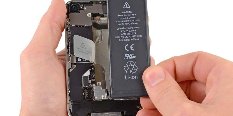 Замена батареи в iPhone 5 - как правильно осуществить?