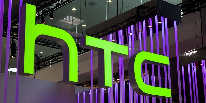 Запатентован новый смартфон HTC – слайдер с двумя сенсорными дисплеями