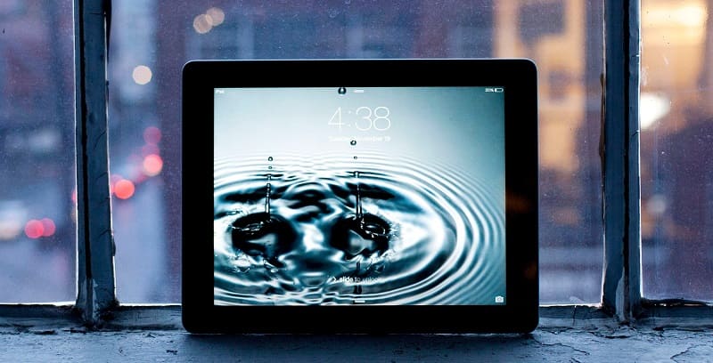   iPad:    