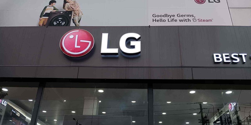  ! LG     