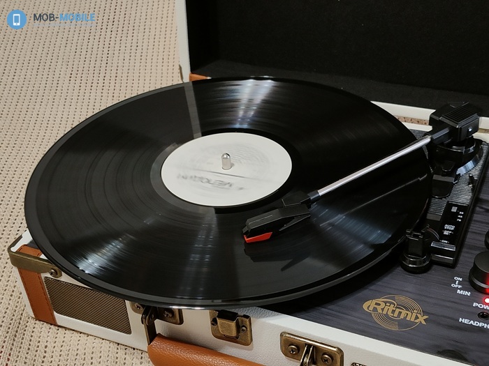 Ritmix LP-130B: обзор винилового проигрывателя
