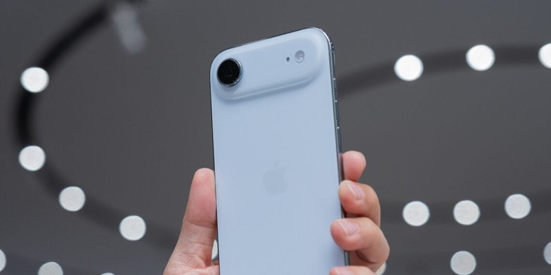 Apple о новом смартфоне iPhone Air: стиль для многих важнее количества камер