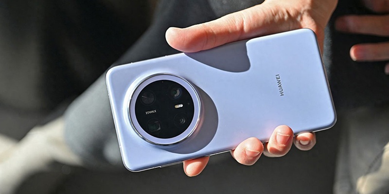 Huawei    Mate 80    iPhone 17 Pro