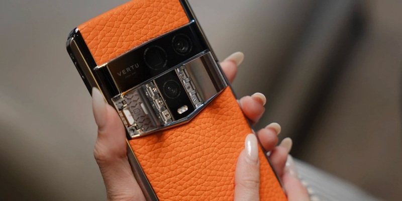 Vertu воскрешает роскошь: новый смартфон Agent Q стоит как автомобиль