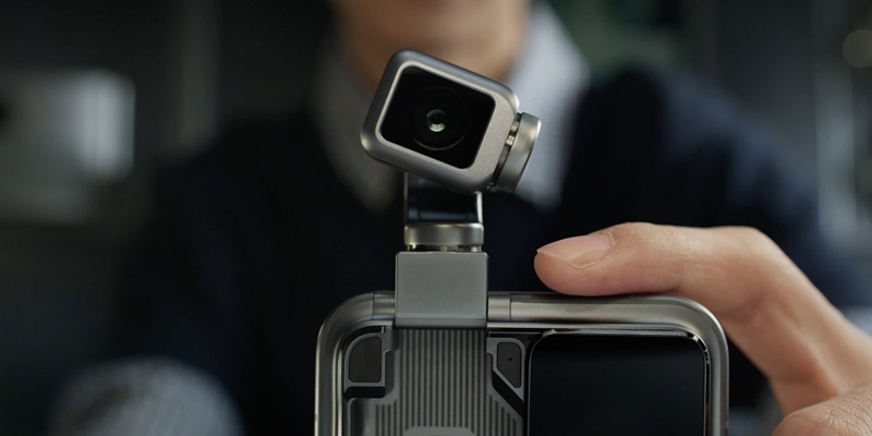 Honor презентует Robot Phone – смартфон с роботизированной рукой и камерой 200 МП