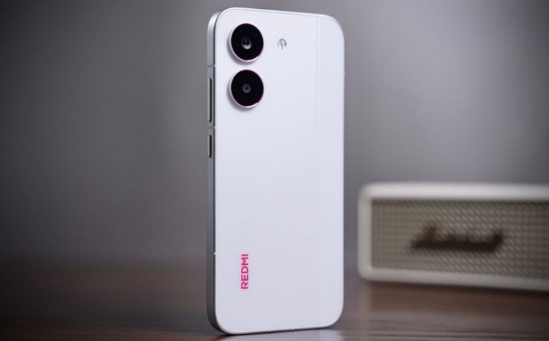 ТОП-7 смартфонов 2026 года с объемным аккумулятором до 25000 рублей