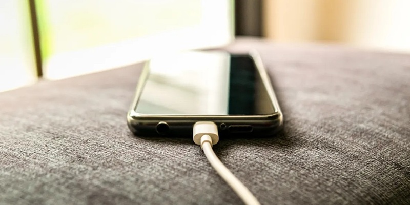 CNet: Тепло и беспроводная зарядка — главные убийцы батареи смартфона