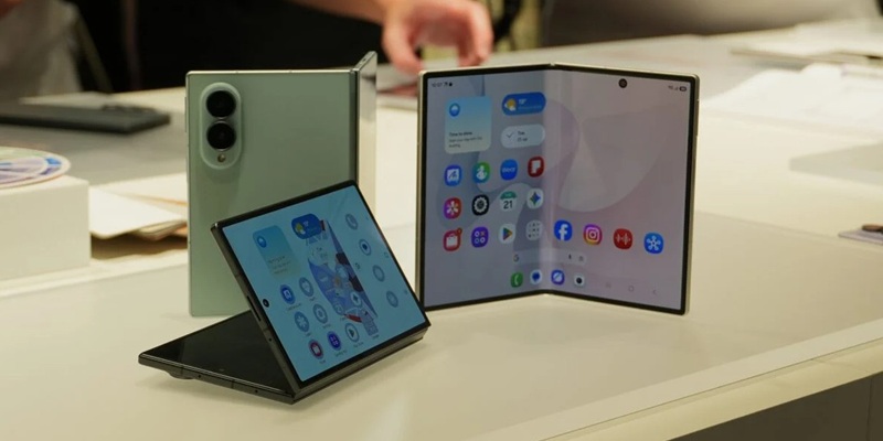 ������������ Samsung Galaxy Z Fold 8 ������������ � ����������� �������