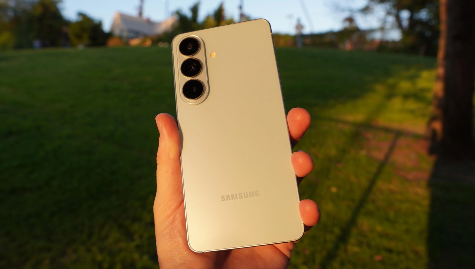 ����������� ������� ������� �� XDA: ��� ��������� � Samsung, ����� �������� ��������